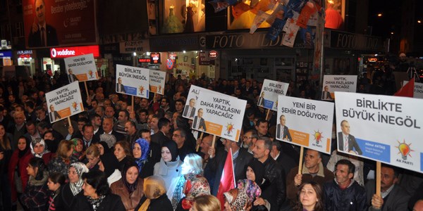 İnegöl Belediye Başkan adayı Aktaş İçin miting gibi kutlama