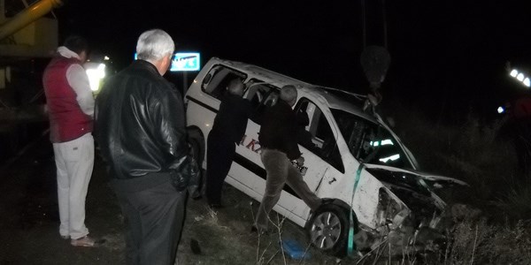 Çanakkale'de minibüs takla attı: 5 yaralı