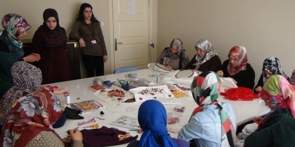 Bitlisli Kadınlar Kadem'le Meslek Öğreniyor