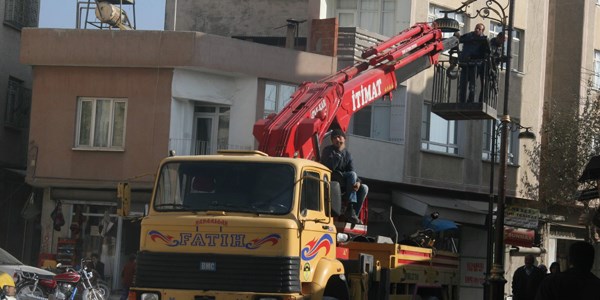 'Kilis Kültür Yolu' projesinin aydınlatma direkleri dikildi
