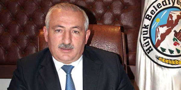 Aday g�sterilmeyen ba�kan AK Parti'den istifa etti