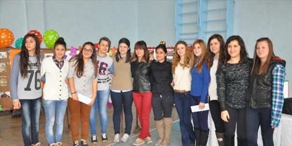 Lise ��rencilerinden anlaml� 'afi�' yar��mas�