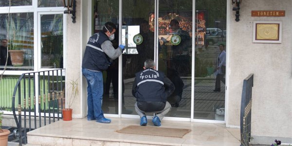 Liseye giren h�rs�zlar �elik kasay� patlatt�