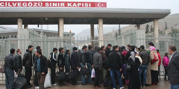 Cilveg�z� s�n�r kap�s� a��ld�