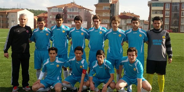 Erturul Gazi Lisesi futbolda il birincisi oldu