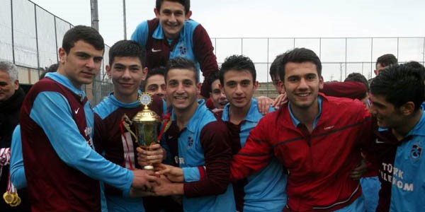 Futbolda Erdoğdu Lisesi şampiyon oldu