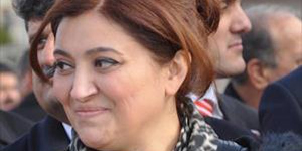 Eski SHP Milletvekilinin k�z� Ak parti aday� oldu