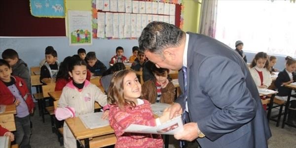 Cizre'de 42 bin ��renci karne heyecan� ya�ad�