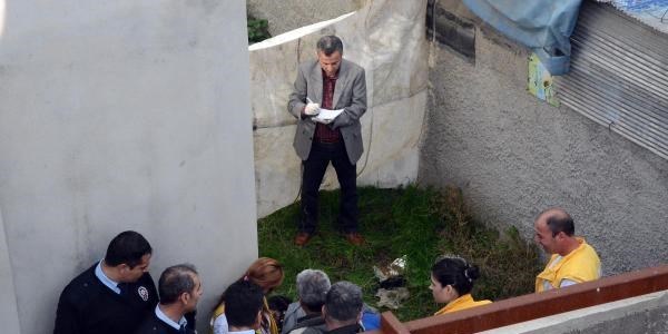 Bah�ede kad�n cesedi bulundu