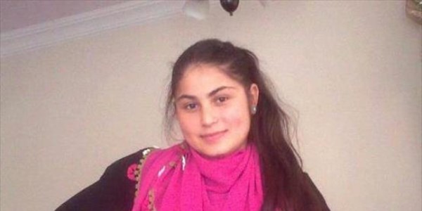 Kazada �len liseli Cansu'nun karnesini annesi ile babas� ald�