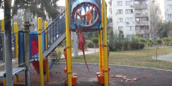 �ocuklar�n oyun grubunu yakt�lar