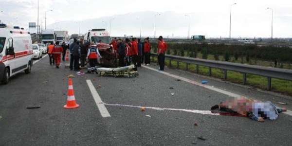 Öğretmen trafik kazasında hayatını kaybetti/ Video
