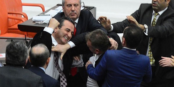 HSYK'da formül yine 'Anayasa'