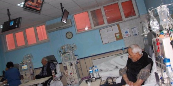 Diyaliz hastaları dizileri kaçırmıyor