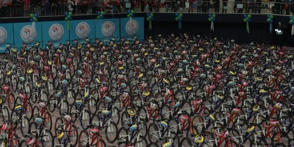 zmit Belediyesi'nden rencilere bin bisiklet daha