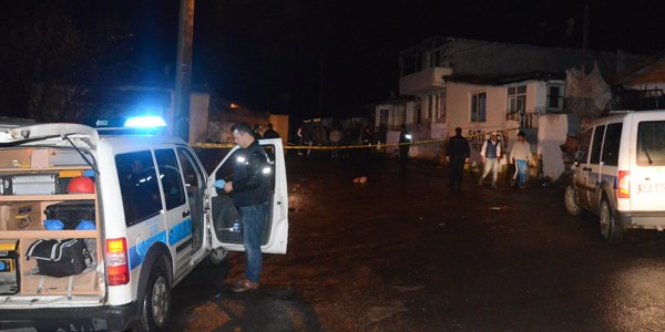 K�z�na laf atan� pompal�yla vurdu!