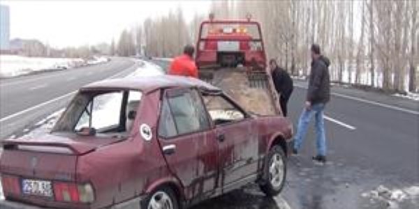 Pasinler'de trafik kazası: 1 ölü 4 yaralı
