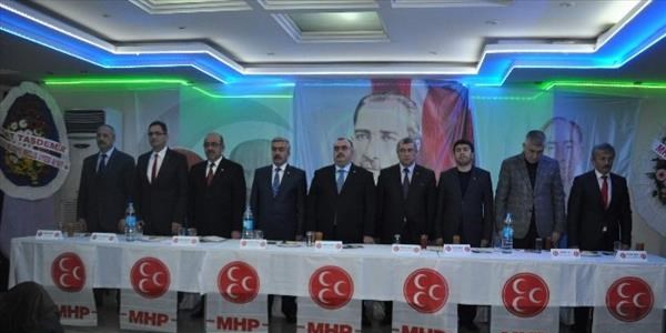 MHP'ye katılan 746 kişiye rozet takıldı