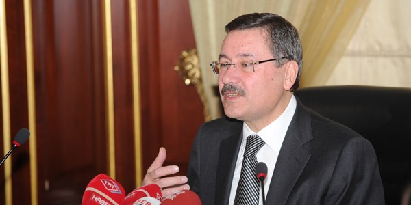 G�k�ek: Se�imlere 15 g�n kala suikastlar olacak