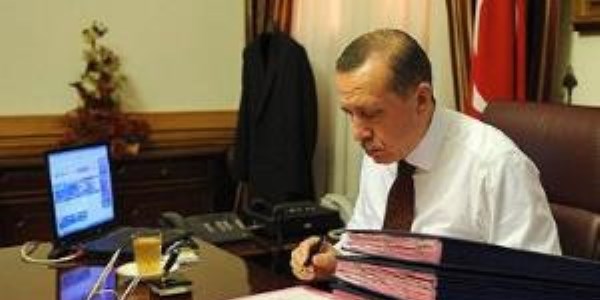 Başbakan'ın odasına böcek koyan kişi bulundu