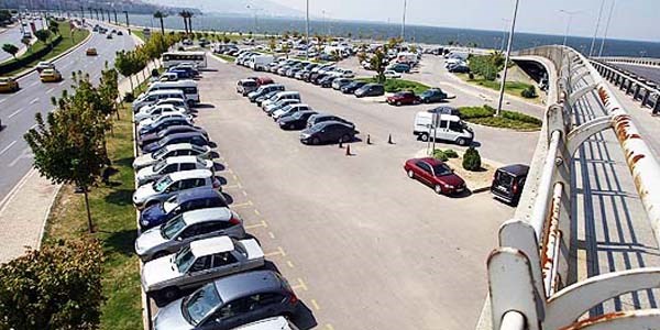 �zmir Belediyesi'nden otopark �cretlerine zam