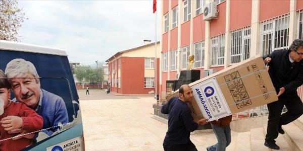 Büyükşehir'den okullara buzdolabı