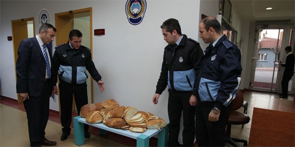 Açıkta satılan ekmeğe denetim