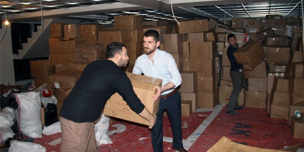 İçi yardım dolu 3 TIR yola çıktı