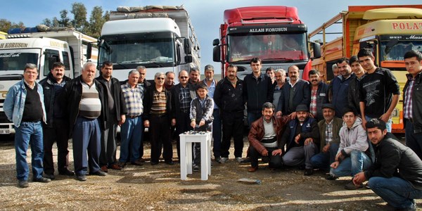 Sebze nakliyecileri kontak kapattı