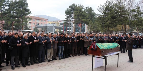 Seher hoca son yolculuğuna uğurlandı