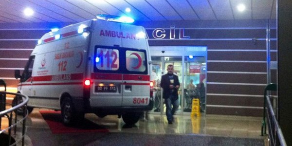 Hasta yakınları hastane personelini dövdü