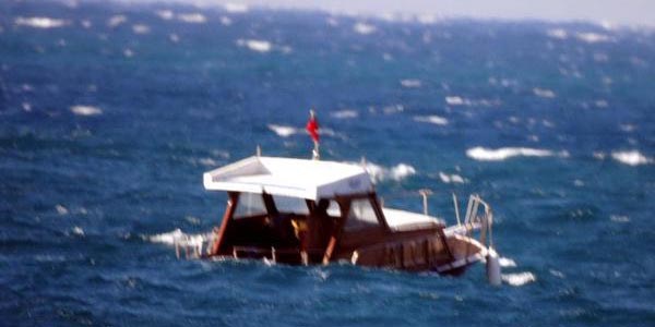 Bodrum'da f�rt�na yat bat�rd�