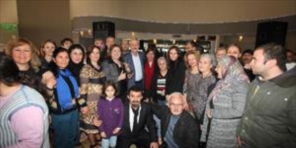 Ba�kan K�r�m engellilerle bulu�tu 5 y�l daha istedi