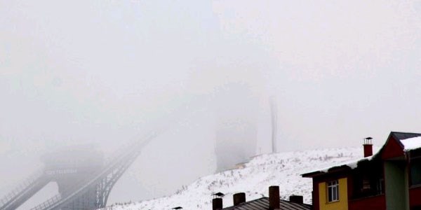 Erzurum'da kardan sonra oluan sis, gr mesafesini drd
