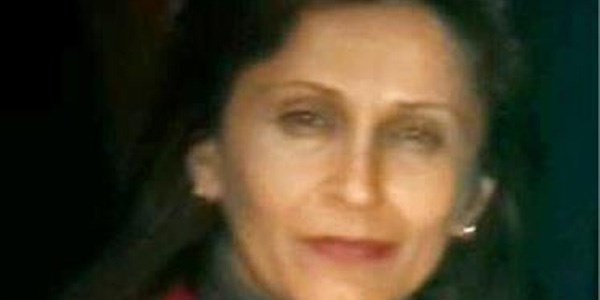 Eşine tepki için kızlık soyadını kullanmış