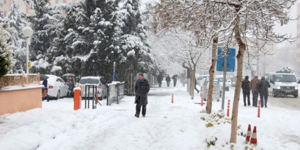 Do�u'da kar ya���� hayat� olumsuz etkiliyor