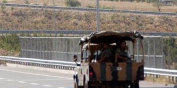 Askeri araca patlayıcı tuzağı