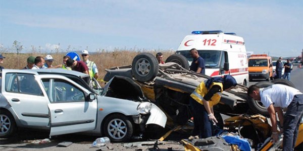 2013'de trafik kazalarında 12 bin kişi hayatını kaybetti