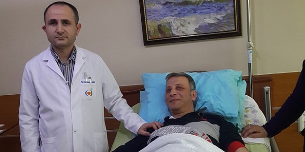 Safra kesesinden 300'e yak�n ta� ��kt�