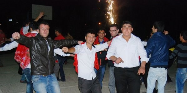 Asker eğlencelerinin faturası ailelerinin belini büküyor