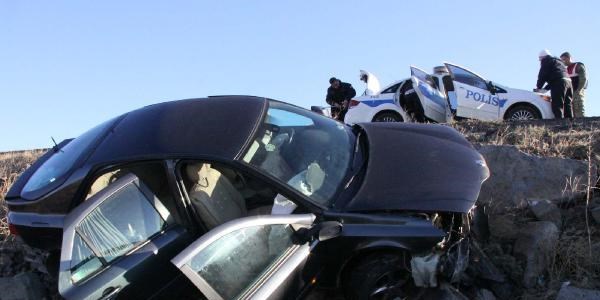 Siverek'te otomobil devrildi: 4 yaral
