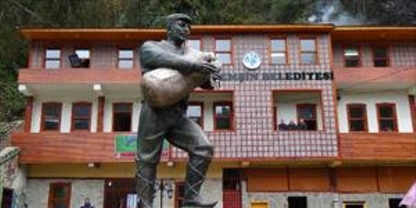 Türkiye'de ilk tulum heykeli Rize'de yapıldı