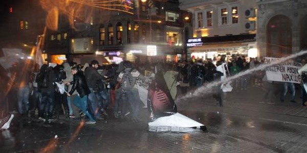 Taksim'de polis mdahalesi: 10 gzalt