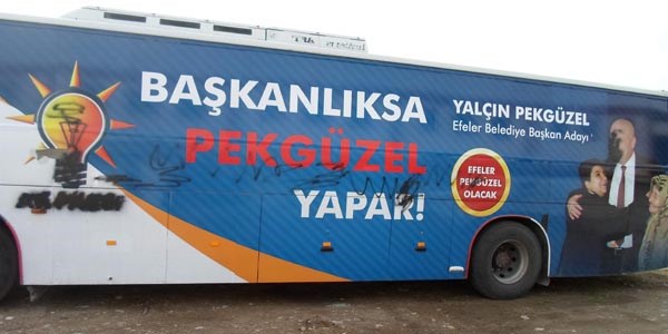 AK Partili adayın aracına çirkin saldırı