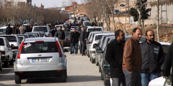 Açık oto pazarı hareketli ancak alım-satımlar durgun