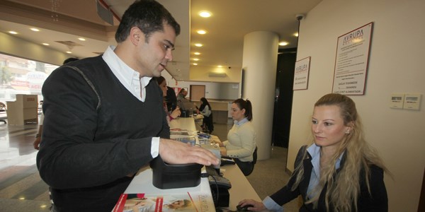 SGK, hastas�n� 'Avu� ��inden'  tan�yor