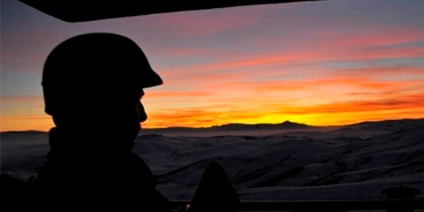 Askeri birlikteki 'kazara' �l�m iddias�
