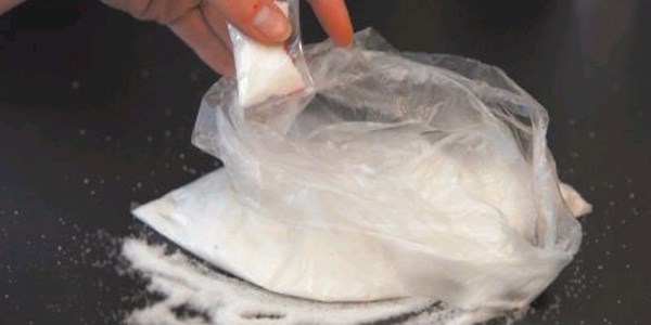 Havalimannda 15 kilo 458 gram kokain ele geirildi