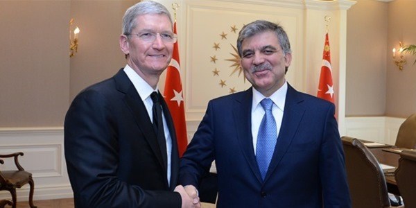Gül Apple CEO'sundan Türkçe Siri istedi