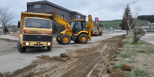 Malkara'da tretuvar ve ref�jlerin yap�mlar�na ba�land�